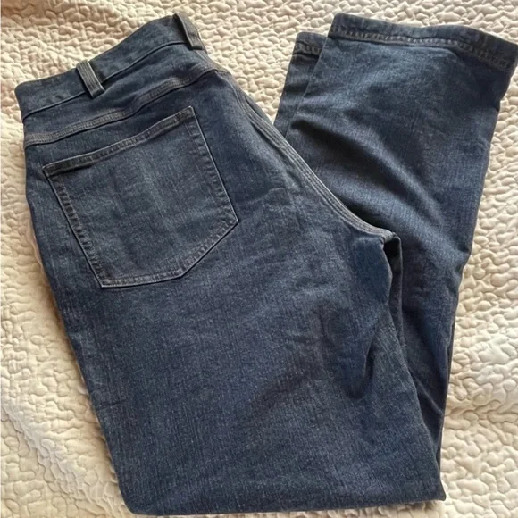 ARIAT LEGACY Relaxed BOOT CUT JEANS FOR
MEN! Size 35 x34. -4M - Picture 7 of 7